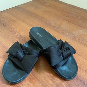 Cute sandals black mossimo